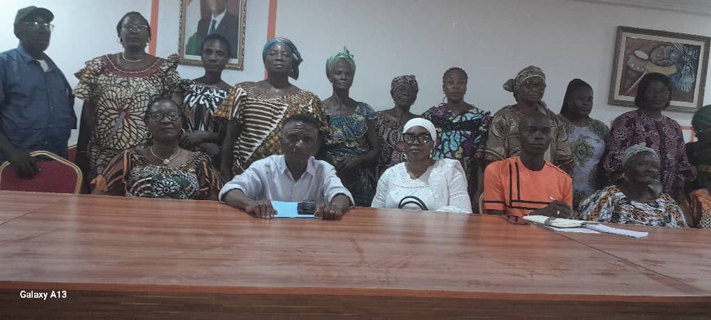 Some members of COMAGOA have denounced the construction lease contract binding them to the designated developer for this project.