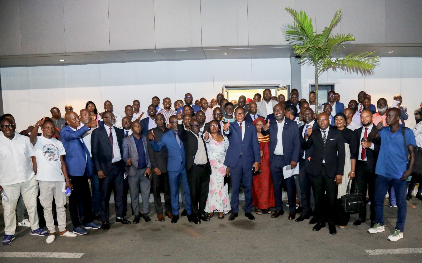 Bruno Koné (au centre) et les forces vives de la Bagoué sont prêts pour la campagne électorale.