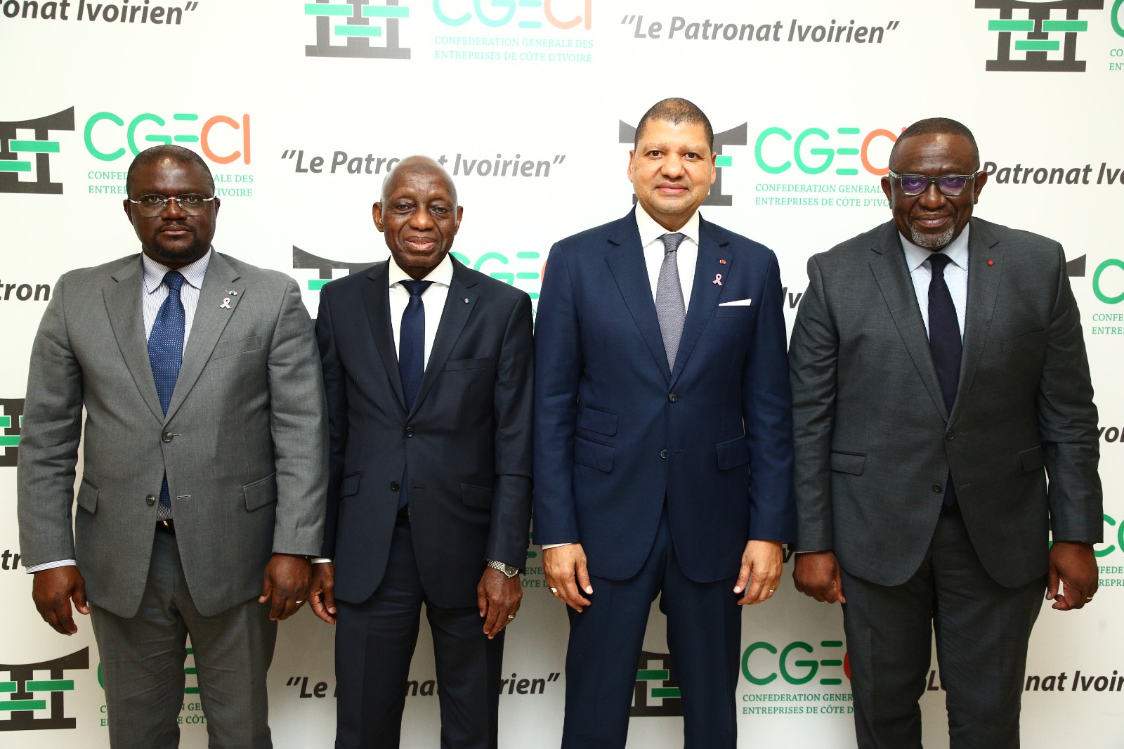 Jean-Louis Billon (2e à partir de la droite) a exposé son modèle de l’entreprise.