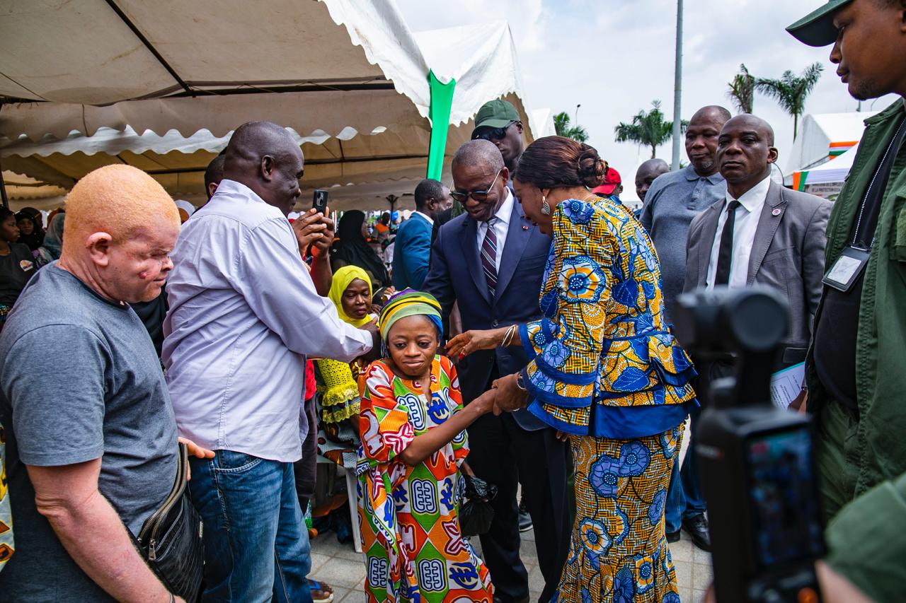 Adama Kamara et Kandia Camara ont communié avec les personnes handicapées. (Ph. DR)