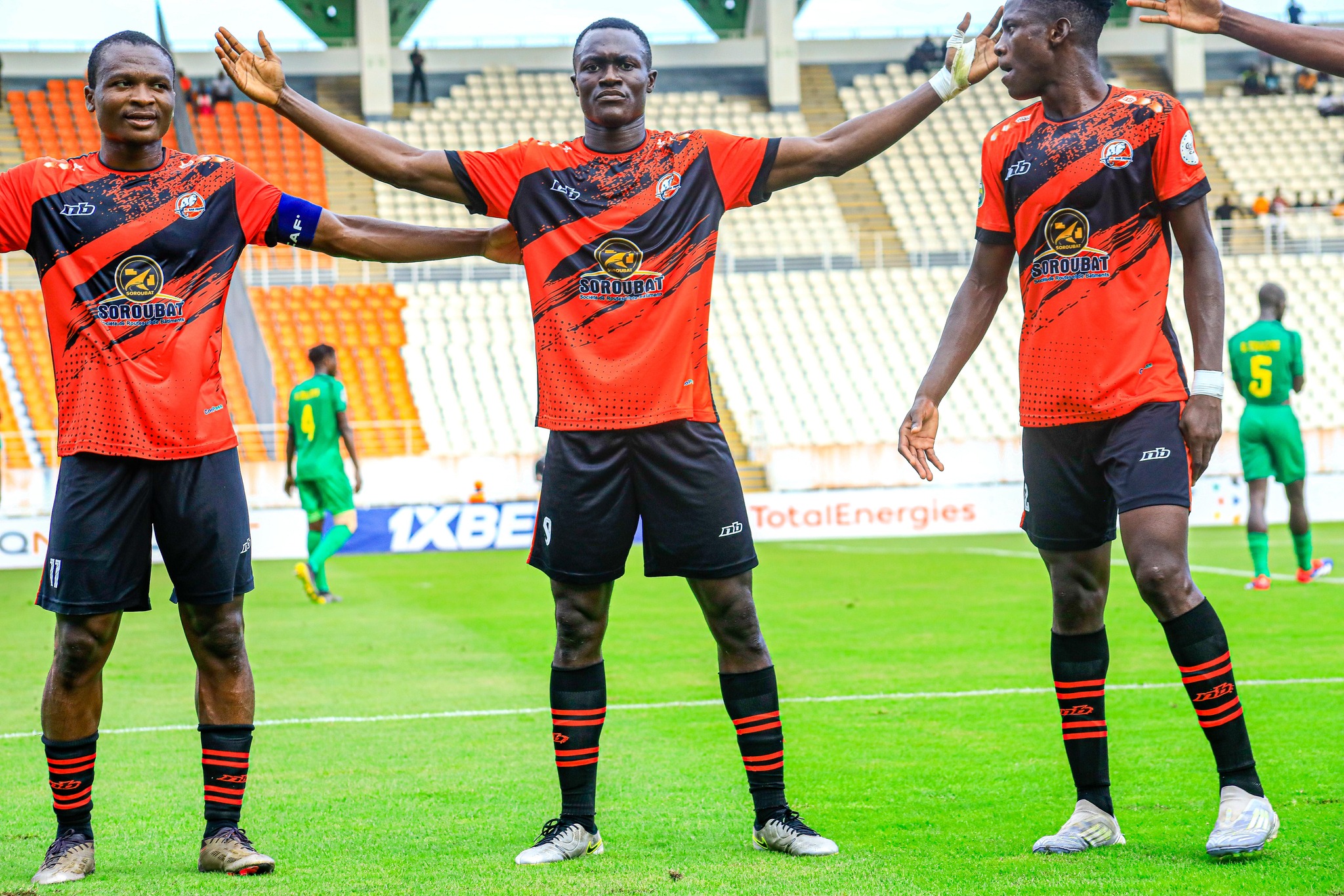 Le Fc San Pedro a très bien négocié la réception du Djoliba à domicile grâce à son buteur Kamagaté Dramane (au centre).