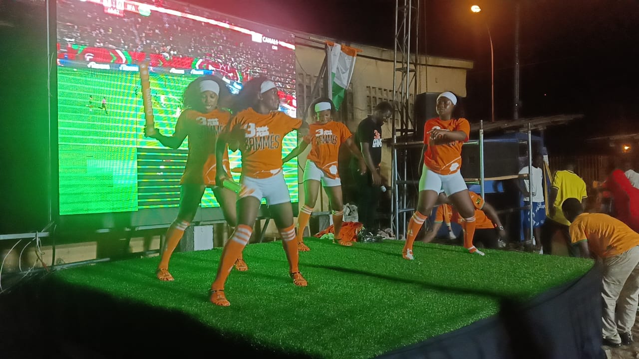 Entre plus animations les supporters des Eléphants ont communié autour du ballon rond (Ph : DR)