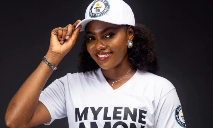 La portraitiste invite la population ivoirienne, du 5 au 10 février prochain, au stade Olympique Alassane Ouattara d’Ebimpé pour la soutenir. (Ph. DR)