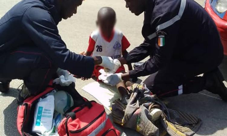 En plus de ce garçonnet, les pompiers civils ont apporté une assistance à d’autres victimes.