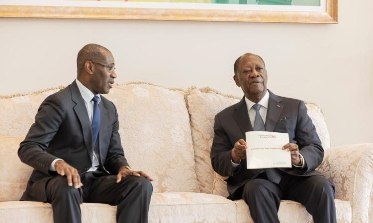 Le président Ouattara (à droite) a reçu un message du président de la Commission de l’Ua. 