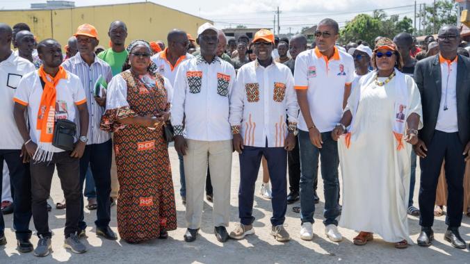 Adama Bictogo (au centre) est en campagne pour Alassane Ouattara.