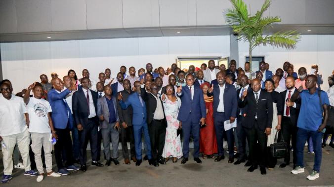 Bruno Koné (au centre) et les forces vives de la Bagoué sont prêts pour la campagne électorale.