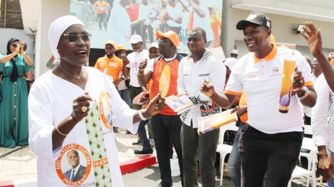 : Mariatou Koné a galvanisé les enseignants pour le ‘’un coup Ko’’ du président Ouattara à la présidentielle prochaine.