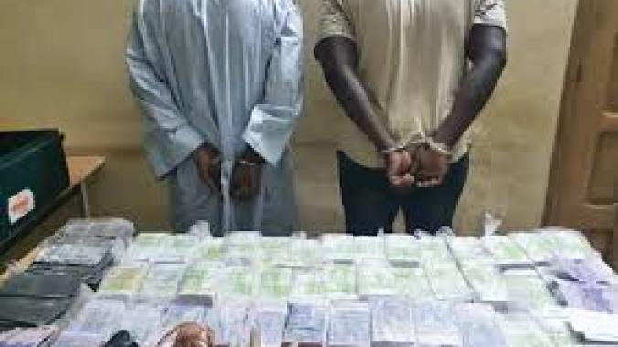 Une image des trafiquants de faux billets.