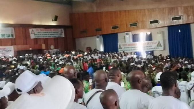 L’auditorium Adiko Niamkey était bondé de travailleurs. 