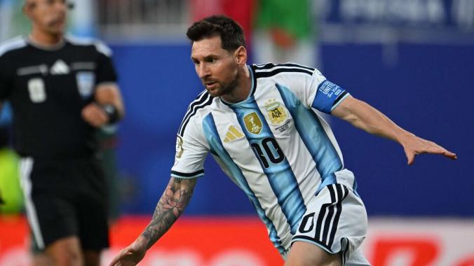 Lionel Messi égale Miroslav Kolse au classement des buteurs après son triplé face à l’Algérie.